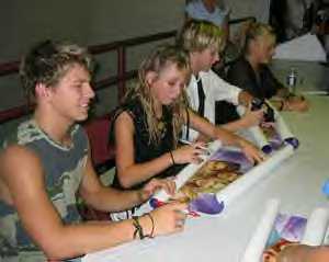 jump5siginingautp.jpg